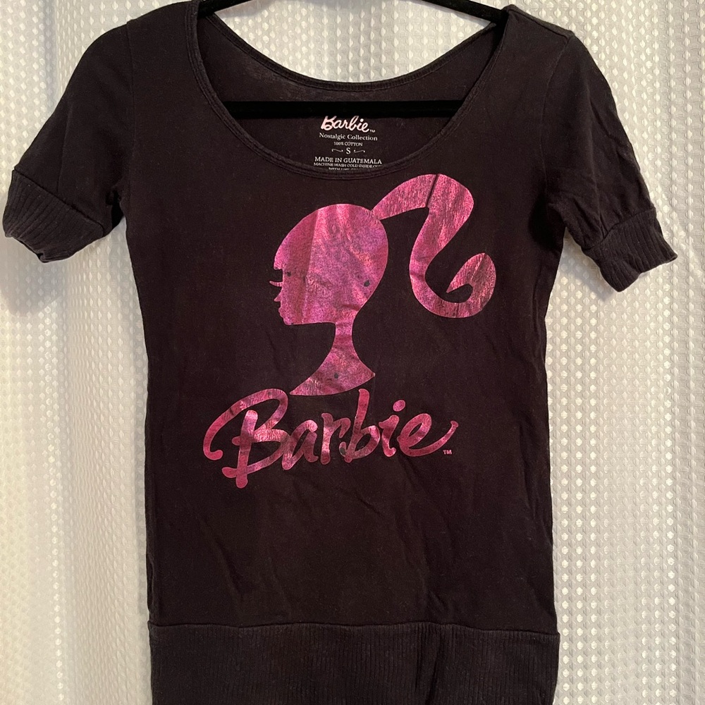 🧩 $3 🧩 Barbie Black Tee with Pink Silhouette